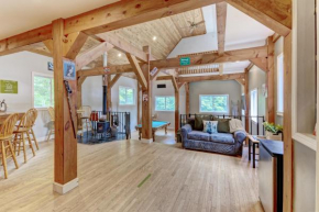 HUGE renovated home Sleeps 12+ 5 BR/3BA Home Off